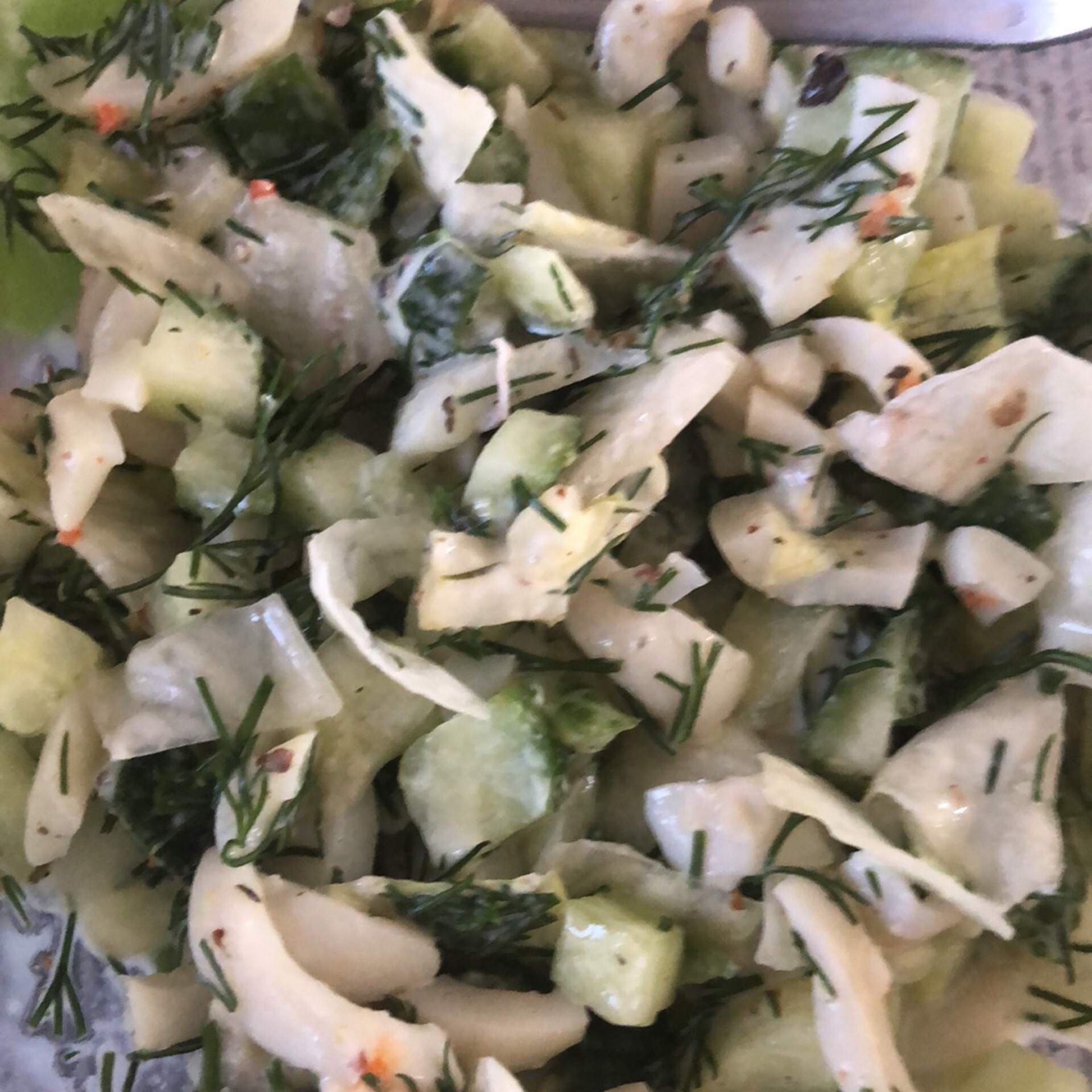 Салат с кальмарами капустой и огурцом. Салат с кальмарами капустой и огурцом